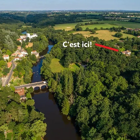 De La Vallee Des Chenes La Bruffiere